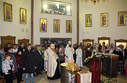 В праздник Крещения Господня, архиепископ Матфей возглавил торжественное богослужение в храме преп. Серафима Саровского в Билибино. ФОТО: PRAVCHUKOTKA.RU В праздник Крещения Господня, архиепископ Матфей возглавил торжественное богослужение в храме преп. Серафима Саровского в Билибино. ФОТО: PRAVCHUKOTKA.RU