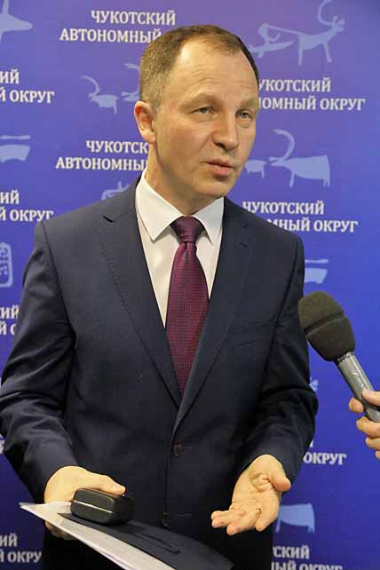 Замминистра транспорта впечатлила возможность DHC-6 в зимнее время взлетать с колёс, а посадку совершать на лыжи. ФОТО: ВАДИМ МАТВЕИЧЕВ Замминистра транспорта впечатлила возможность DHC-6 в зимнее время взлетать с колёс, а посадку совершать на лыжи. ФОТО: ВАДИМ МАТВЕИЧЕВ