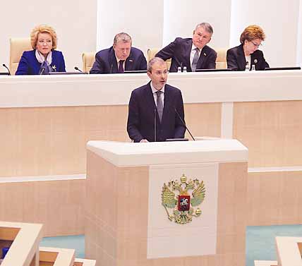 Роман Копин: «рост собственных доходов позволяет обеспечить необходимый объём социальных обязательств региона, повышение уровня и качества жизни». фото: АНТОН ЛОБАНОВ