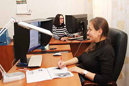 Работа корректоров Светланы Бредковской и Анастасии Спицыной требует огромного внимания и неимоверного терпения.