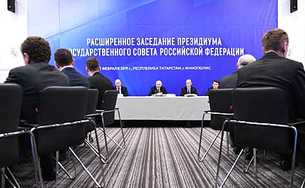 ЖИЛЬЯ ПОРУЧЕНО СТРОИТЬ БОЛЬШЕ