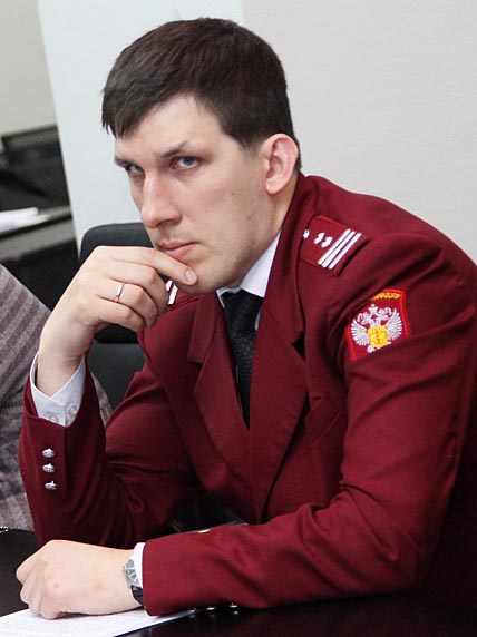 ВРАЧИ В БОРДОВЫХ МУНДИРАХ