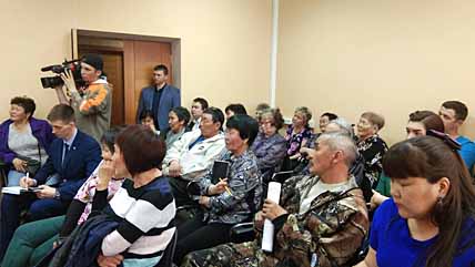В Билибино на встрече общественности с рабочей группой Правительства округа был поднят вопрос проведения торгов по участку недр «Ручей Тайга, правый приток р. Оренковка» без согласования с АКМНЧ. ФОТО: СОЦСЕТИ В Билибино на встрече общественности с рабочей группой Правительства округа был поднят вопрос проведения торгов по участку недр «Ручей Тайга, правый приток р. Оренковка» без согласования с АКМНЧ. ФОТО: СОЦСЕТИ