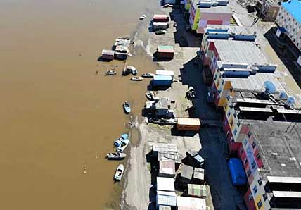 В среду уровень воды в реке Анадырь у села Усть-Белая начал понижаться, освобождая подтопленные участки, включая улицу Набережную. В среду уровень воды в реке Анадырь у села Усть-Белая начал понижаться, освобождая подтопленные участки, включая улицу Набережную.