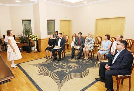 ДЕНЬ СЕМЬИ ВСТРЕТИЛИ В ЗАГСЕ
