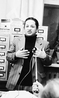 Альберт Мифтахутдинов на читательской конференции в Эгвекиноте, 1979 год. 