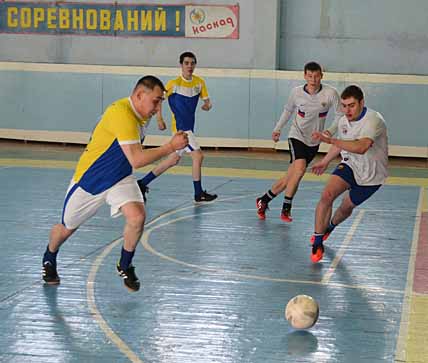 ФУТБОЛИСТЫ «АЛЬЯНСА» НЕ СДАЮТ ПОЗИЦИЙ