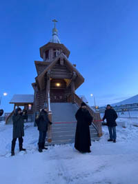 Храм в самом северном городе страны появился благодаря Роэнергоатому и фонду «Возрождение». Свой посильный вклад в общее дело внесли и рядовые певекчане. Храм в самом северном городе страны появился благодаря Роэнергоатому и фонду «Возрождение». Свой посильный вклад в общее дело внесли и рядовые певекчане.