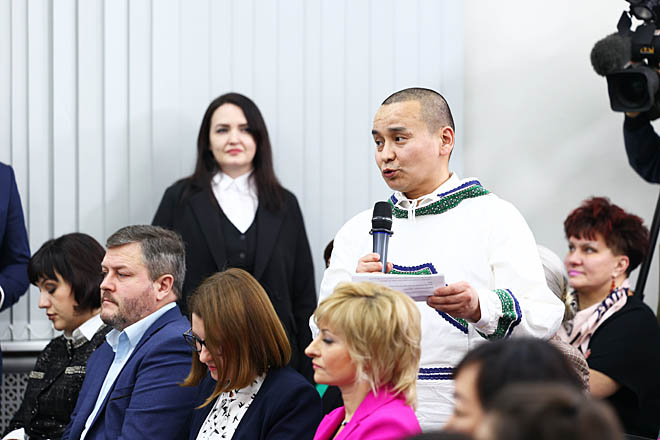 Жителю Анадыря Егору Верещагину удалось дважды задать вопрос главе государства: о предоставлении налоговой льготы многодетным семьям и упрощении процедуры по включению учебников родных языков в список рекомендованных Минпросвещения. ФОТО: ПРЕСС-СЛУЖБА ПРАВИТЕЛЬСТВА ЧУКОТСКОГО АО Жителю Анадыря Егору Верещагину удалось дважды задать вопрос главе государства: о предоставлении налоговой льготы многодетным семьям и упрощении процедуры по включению учебников родных языков в список рекомендованных Минпросвещения. ФОТО: ПРЕСС-СЛУЖБА ПРАВИТЕЛЬСТВА ЧУКОТСКОГО АО