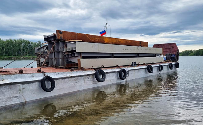 Часть металлоконструкций по состоянию на 10 июля была доставлена в село, ещё часть ожидала отправки в Анадырском морпорту. Часть металлоконструкций по состоянию на 10 июля была доставлена в село, ещё часть ожидала отправки в Анадырском морпорту.