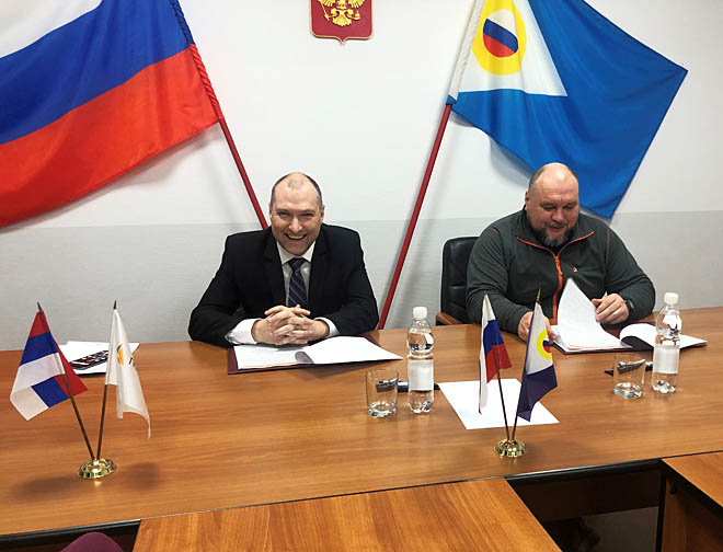Соглашение о социально-экономическом партнёрстве подписали глава городского округа Певек Иван Леюшкин и директор Магаданского филиала АО «Полиметалл» Александр Симон. Соглашение о социально-экономическом партнёрстве подписали глава городского округа Певек Иван Леюшкин и директор Магаданского филиала АО «Полиметалл» Александр Симон.