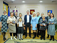 Парам дали по медали