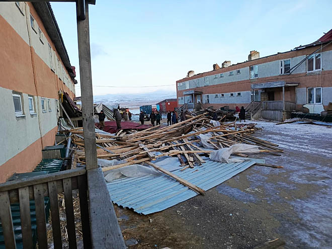 Согласно произведённым подсчётам, общая площадь повреждённой кровли составила более тысячи квадратных метров.  При этом системы жизнеобеспечения домов не пострадали.