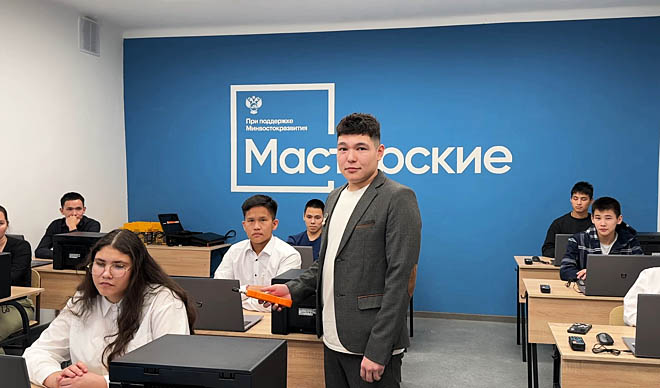 С помощью нового контрольно-измерительного оборудования студент четвёртого курса Виталий Суртаев производит замер температуры воздуха в помещении. ФОТО: ИЗ АРХИВА ЧУКОТСКОГО ПОЛЯРНОГО ТЕХНИКУМА С помощью нового контрольно-измерительного оборудования студент четвёртого курса Виталий Суртаев производит замер температуры воздуха в помещении. ФОТО: ИЗ АРХИВА ЧУКОТСКОГО ПОЛЯРНОГО ТЕХНИКУМА