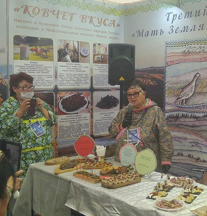 В конкурсе «Ковчег вкуса» победителем была признана Валентина Юхак. ФОТО: ИЗ АрХИВА ЧУКОТСКОЙ ДЕЛЕГАЦИИ В конкурсе «Ковчег вкуса» победителем была признана Валентина Юхак. ФОТО: ИЗ АрХИВА ЧУКОТСКОЙ ДЕЛЕГАЦИИ