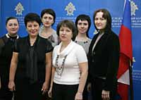 Сотрудницы Следственного управления СКР по Чукотскому АО (слева направо): Елена Ручьева, Лилия Пасюта, Алла Котова, Анна Фокина, Людмила Аристова и следователь Анадырского межрайонного следственного отдела Ирина Рыжкова. 