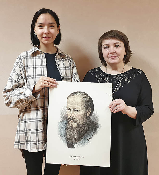Главным вдохновителем творчества Ирины Выквыросгиной и её учителя Татьяны Клевно стал сам Фёдор Достоевский, 200-летие со дня рождения которого 11 ноября широко отмечалось в нашей стране и далеко за её пределами. ФОТО: ИЗ АРХИВА ТАТЬЯНЫ КЛЕВНО Главным вдохновителем творчества Ирины Выквыросгиной и её учителя Татьяны Клевно стал сам Фёдор Достоевский, 200-летие со дня рождения которого 11 ноября широко отмечалось в нашей стране и далеко за её пределами. ФОТО: ИЗ АРХИВА ТАТЬЯНЫ КЛЕВНО