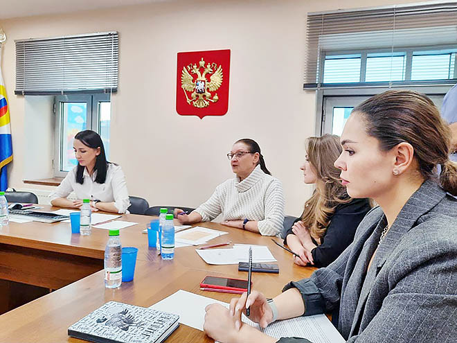 Как отметила председатель окружной Думы Валентина Рудченко, Запад сейчас ведёт борьбу не за Украину, а продолжает многовековое противостояние с Россией, по сути, принеся в жертву нашу братскую страну. ФОТО: ПРЕСС-СЛУЖБА ДУМЫ ЧУКОТСКОГО АО Как отметила председатель окружной Думы Валентина Рудченко, Запад сейчас ведёт борьбу не за Украину, а продолжает многовековое противостояние с Россией, по сути, принеся в жертву нашу братскую страну. ФОТО: ПРЕСС-СЛУЖБА ДУМЫ ЧУКОТСКОГО АО