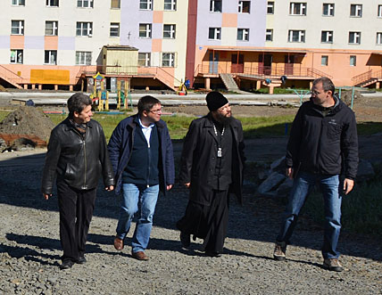 ОТ ПАТЭС ДО ПЛОТИНЫ