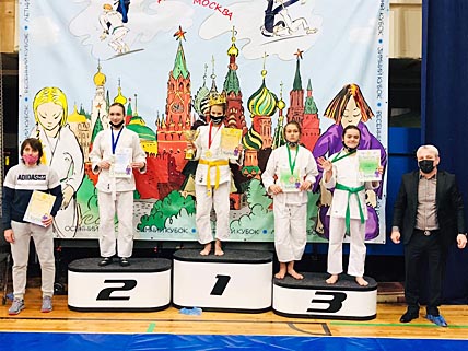 ИЗ МОСКВЫ ПРИВЕЗЛА «БРОНЗУ»