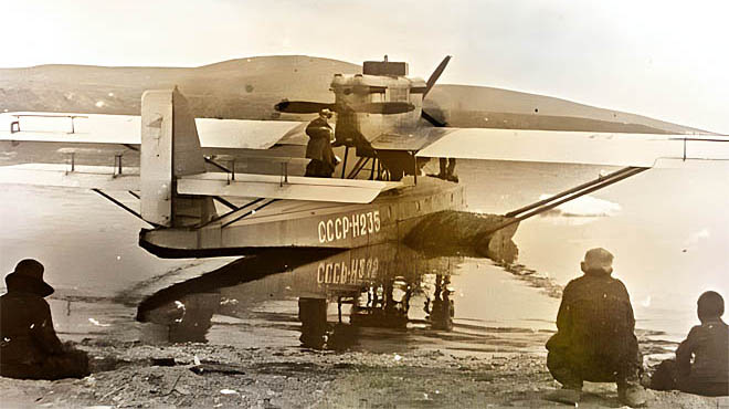 Всего осенью 1939 года с парохода «Анадырь» на берег сошли 24человека, а непосредственно на остров Врангеля они попали с мыса Шмидта на небольшом гидро- самолёте.