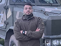 Из своего окопа