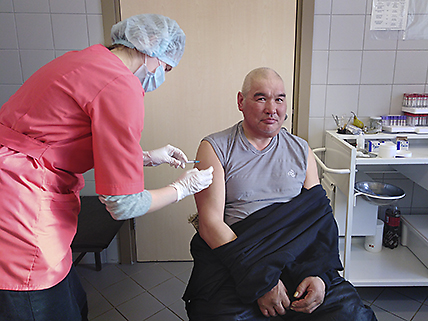 Прошедший вакцинацию Владимир Раканто является рекордсменом и по числу гонок. Их в его активе 25! Кроме «Надежды-1991», он принимал участие в соревнованиях в 1992 – 1995 , 1998, 1999, 2001 – 2008 и 2010 – 2019 годах. В 2003 году гонщик занял третье место, а в 2018-м стал вторым. 