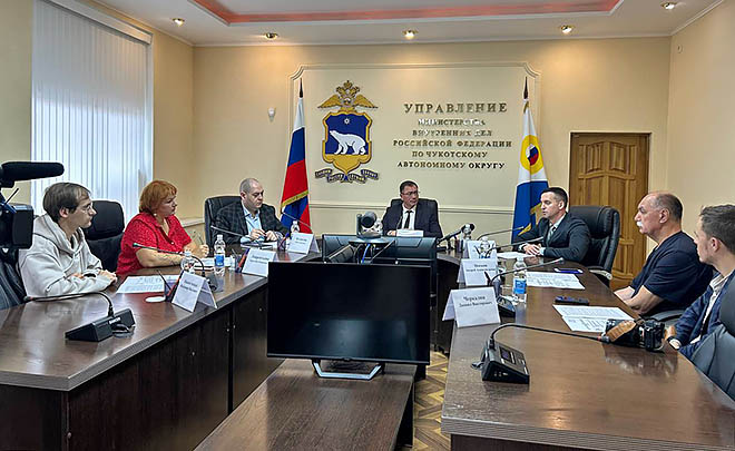 Руководство УМВД отметило, что количество IT-преступлений и кибермошенничеств на Чукотке в этом году снижается, но стражам порядка ещё есть над чем работать. Фото: пресс-служба УМВД РФ по Чукотскому АО