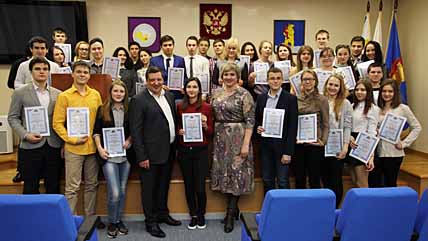 МЭРИЯ ОТМЕТИЛА ПОБЕДИТЕЛЕЙ