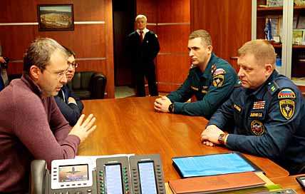 На Чукотке генерал Диденко проверил готовность спасателей к реагированию на сезонные риски и обсудил порядок взаимодействия между ведомствами. Фото: из архива ГУ МЧС России по Чукотскому АО На Чукотке генерал Диденко проверил готовность спасателей к реагированию на сезонные риски и обсудил порядок взаимодействия между ведомствами. Фото: из архива ГУ МЧС России по Чукотскому АО