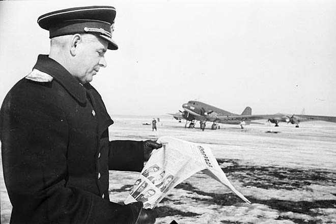 Руководил ходом «Севера-2» лично начальник Главного управления Севморпути генерал-майор Александр Кузнецов. Он же возглавлял экспедиции «Север-4» и «Север-5».