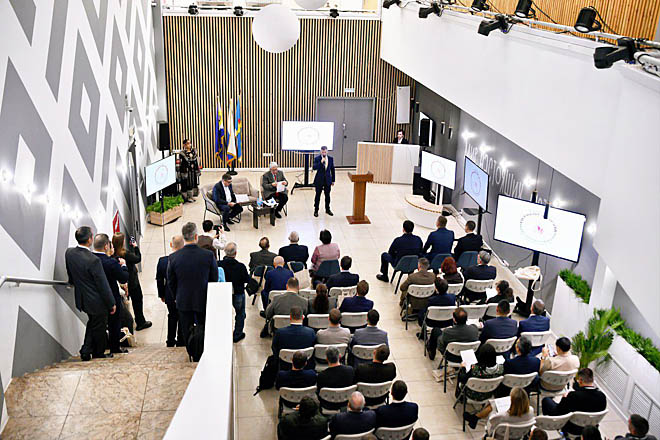 Владислав Кузнецов: «Мы собрались поговорить не просто о недропользовании, а об ответственном недропользовании». ФОТО: T.ME/DUMACHUKOTKI_RU