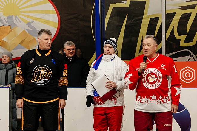 На открытии турнира участников соревнований и зрителей приветствовали глава Билибинского района Евгений Сафонов, а также трёхкратный чемпион мира, четырёхкратный чемпион Европы Ирек Гимаев.