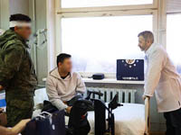 Губернатор Чукотки вручил в госпитале бойцу из Энмелена госнаграду – Георгиевский крест IV степени 