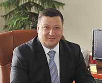 Илья Давиденко родился в Анадыре 4 августа 1974 года. В эти дни город  отмечал свое 85-летие. А в 2014 году Илья Валентинович отметит свое 40-летие в дни 125-летнего юбилея родного Анадыря, обязанности главы которого он в настоящее время исполняет.